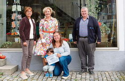 Gruppenfoto Spendenübergabe mit Anton Rothfischer